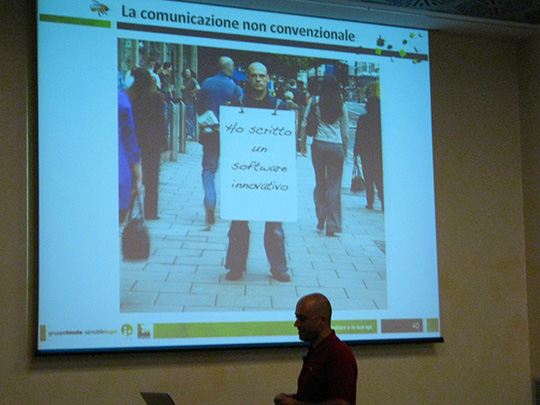 Figura 1 - Il nostro Giovanni Puliti presenta il suo intervento nell'aula Workshop.
