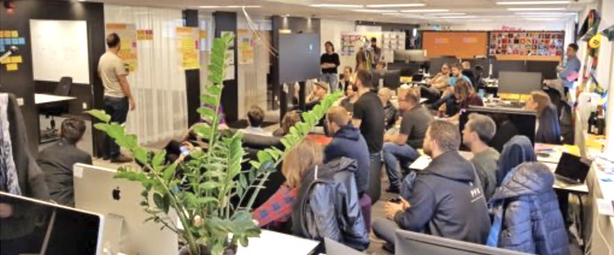 Per sostenere la nascita di nuove squad, solitamente si organizza un workshop che coinvolge i membri di diversi team che scelgono come sostenerla.